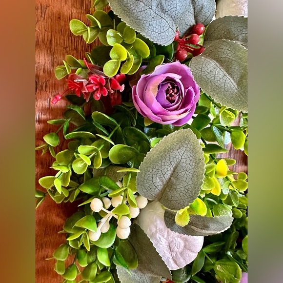 Spring Wreath, 18” - Picture 4 of 5